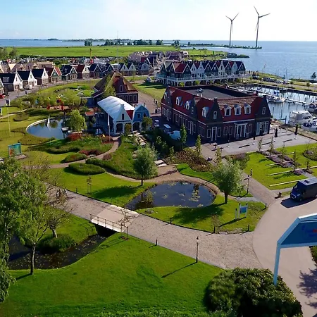 Spacious Near Amsterdam Uitdam